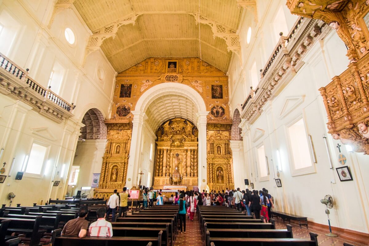 Inside Basilica of Bom Jesus Goa