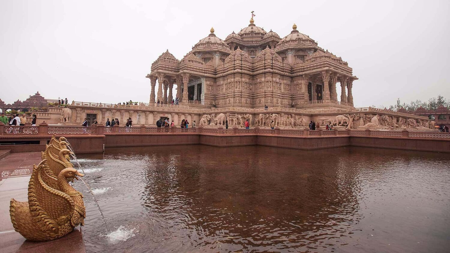 Akshardham Temple Narayan Sarovar