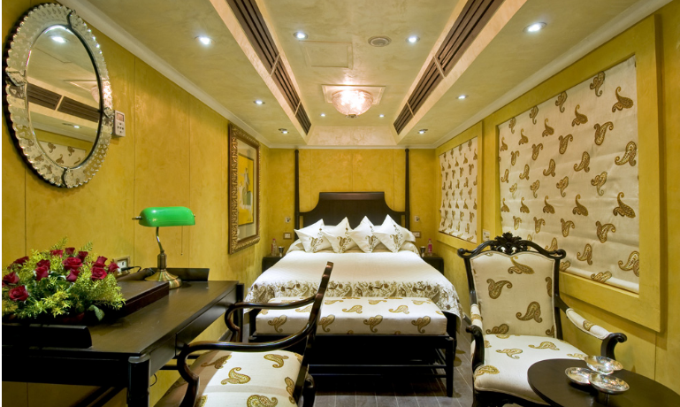 Super Deluxe Cabins of Palace on Wheels
