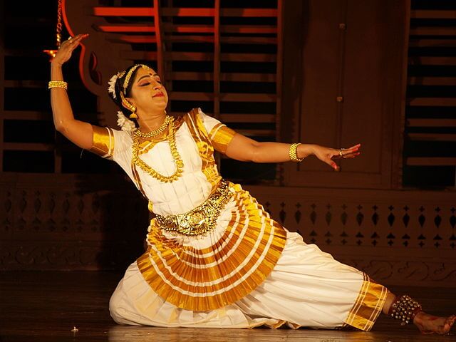 Mohiniyattam Dance Kerala