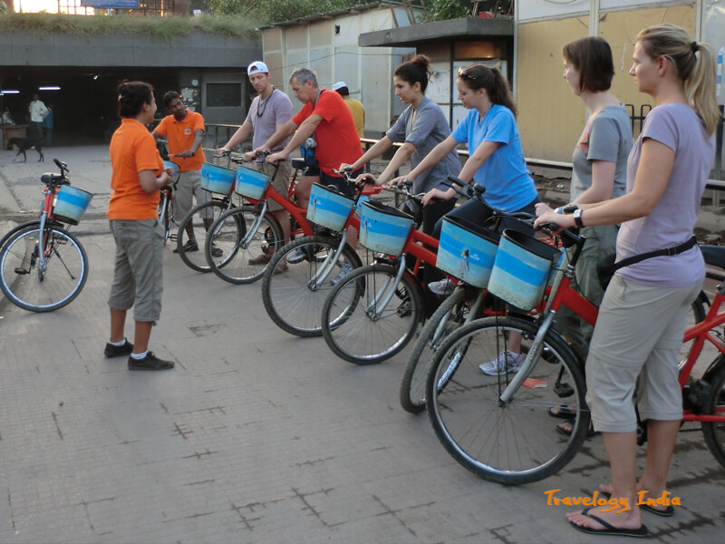 Guidance in Group Tour