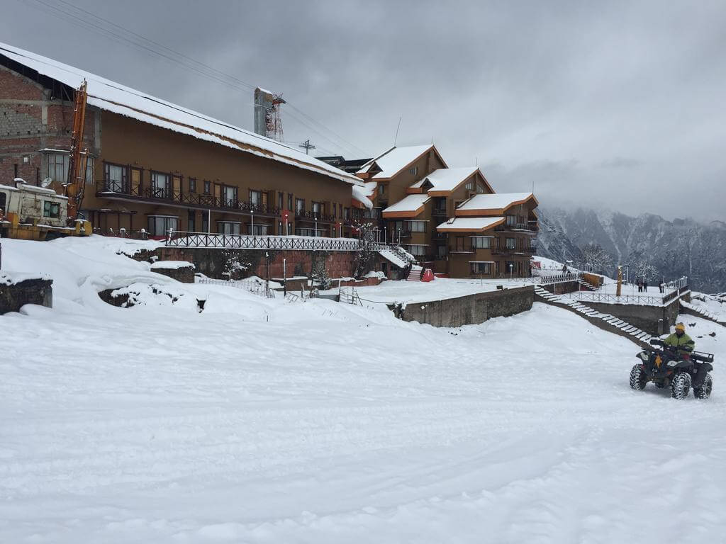 Clifftop Club, Auli