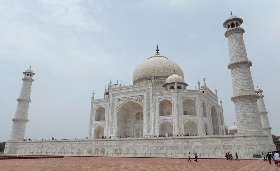 Summer view of Taj Mahal