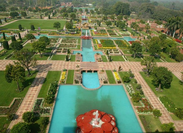 Mughal Gardens Kashmir